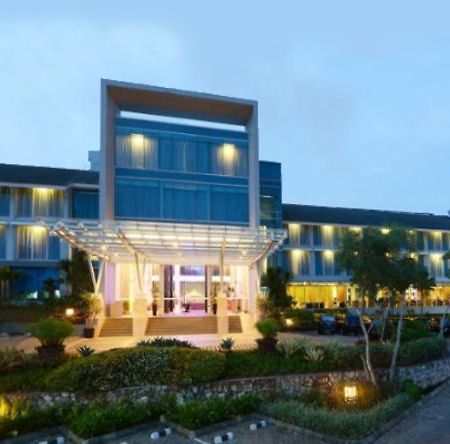 Emersia Hotel And Resort Bandar Lampung Extérieur photo