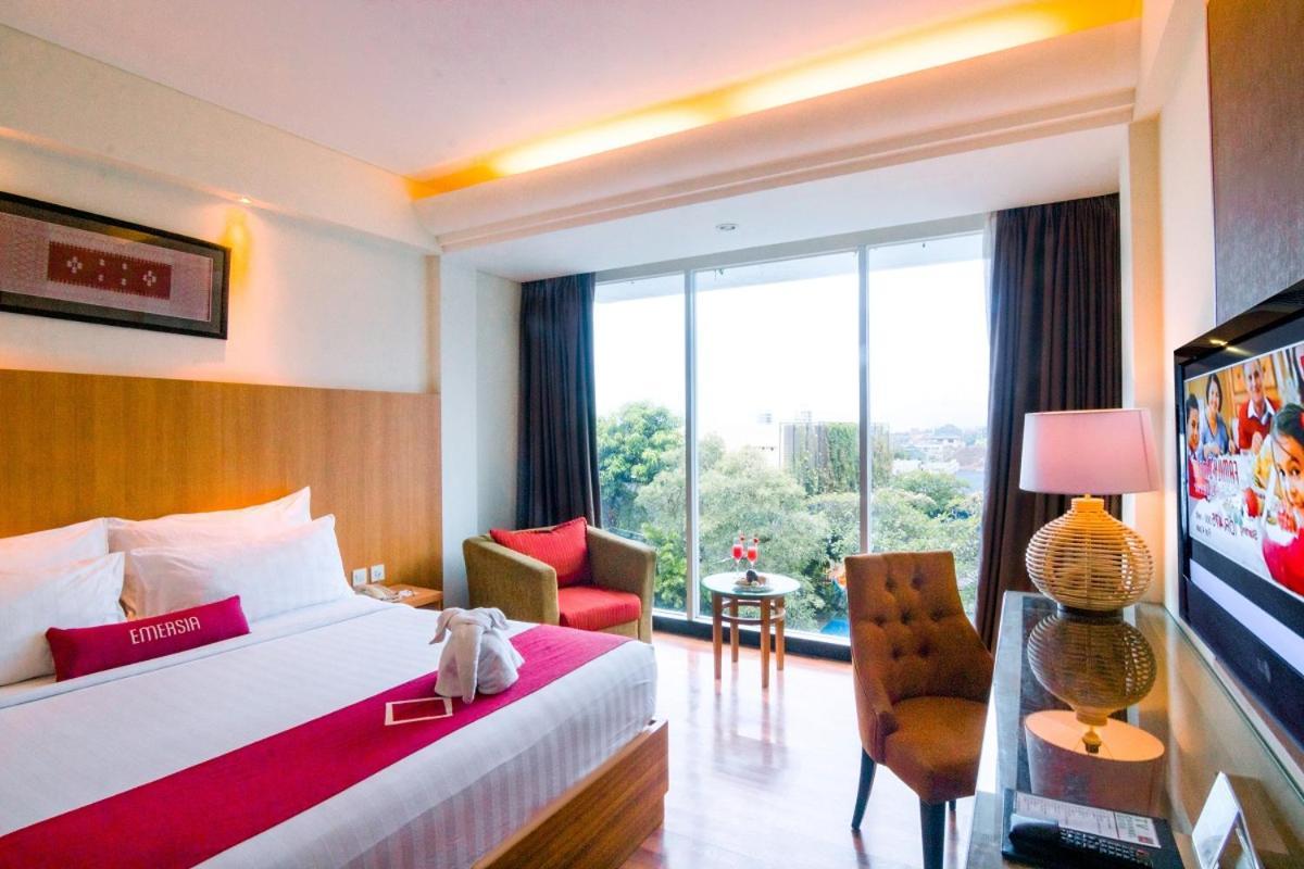 Emersia Hotel And Resort Bandar Lampung Extérieur photo
