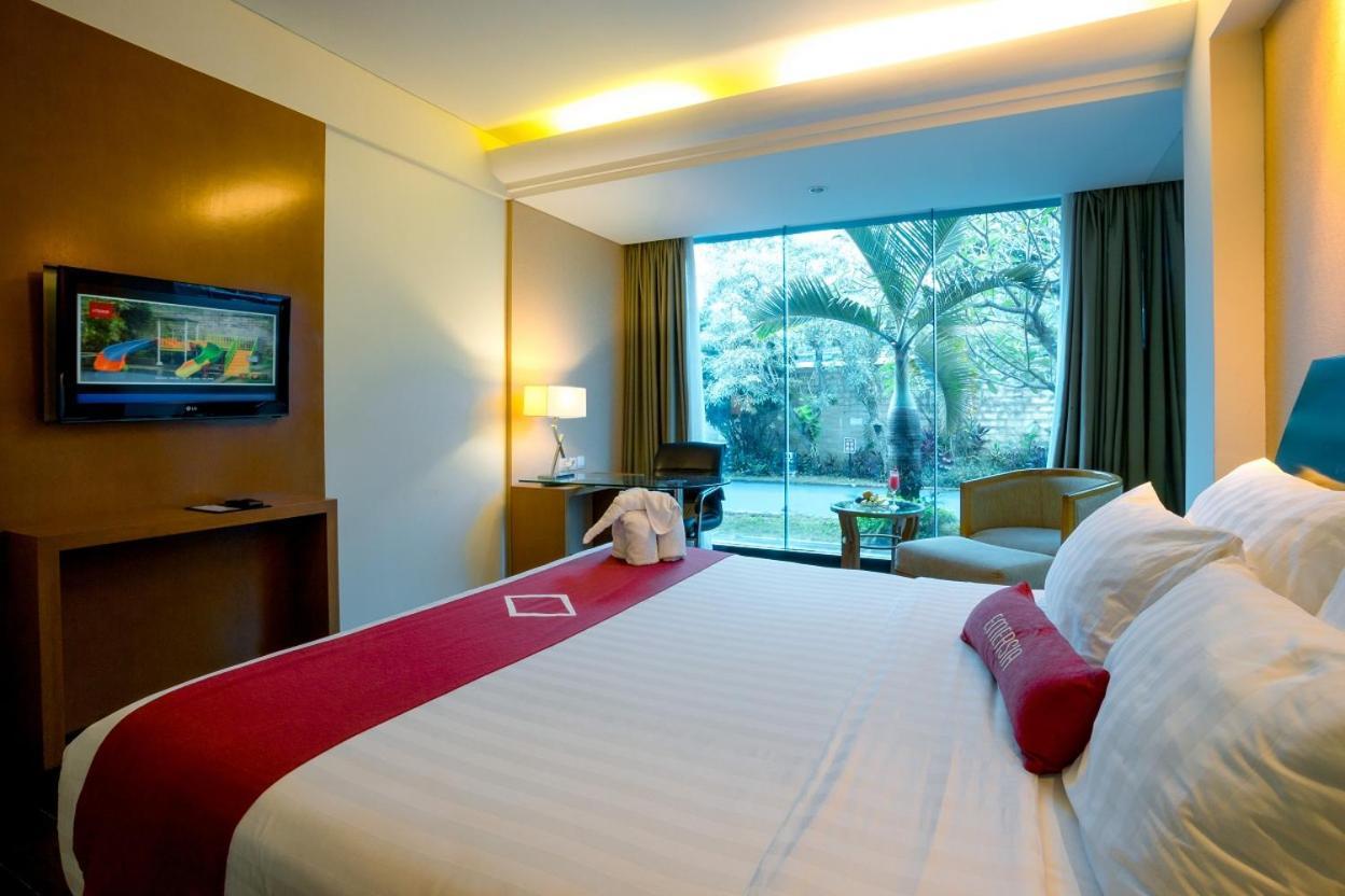 Emersia Hotel And Resort Bandar Lampung Extérieur photo