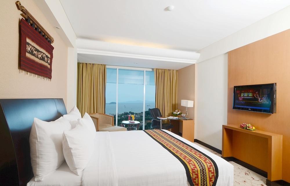 Emersia Hotel And Resort Bandar Lampung Extérieur photo