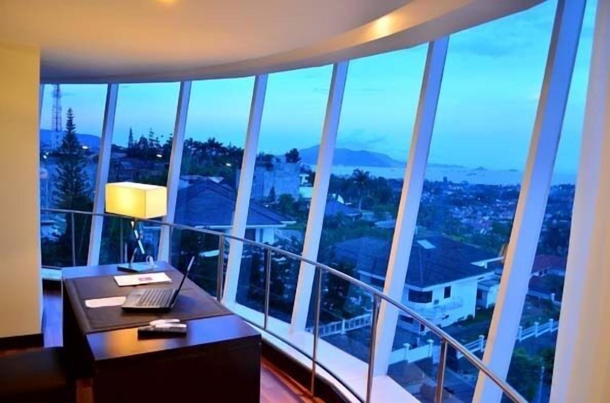 Emersia Hotel And Resort Bandar Lampung Extérieur photo