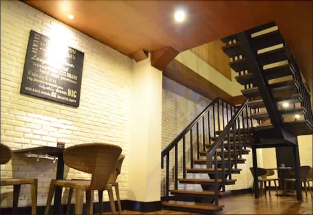 Emersia Hotel And Resort Bandar Lampung Extérieur photo